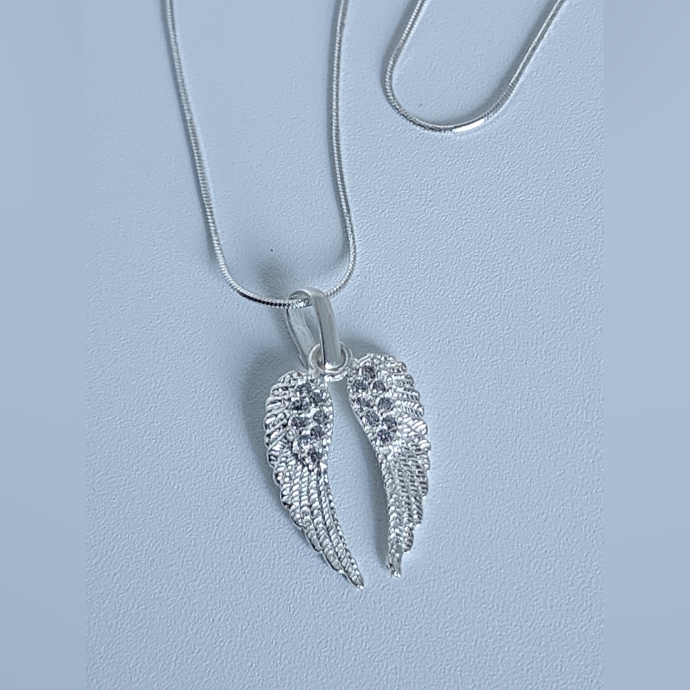 925 Sterling Silver Angel Wings Necklace Pendant Wings/ Chain - Picture 4 of 7